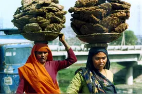 美国夫妻：中餐难以下咽，印度牛粪餐世界第一，体验后肠子悔青图片