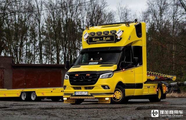 V6奔驰凌特被改成牵引车，还加装了生活舱，波兰人改装玩得是真溜