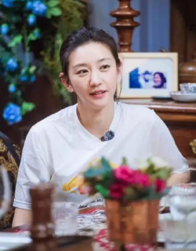 唐一菲:背着骂名和凌潇肃结婚,6年生下一儿一女,她过得幸福吗