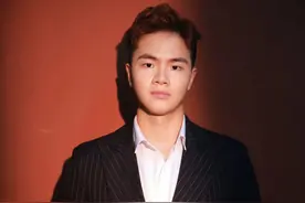 《羽毛球》对话梁伟铿：“肥仔”只是脸儿肥图片