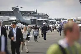 全球最大航空航天主题展在巴黎落幕图片