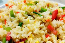 一碗蛋炒饭，夫妻俩1人死亡1人休克！提醒：这5种食物尽量别隔夜图片