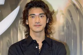 金城武近照曝光！满嘴胡子男人味足，48岁隐居日本婚恋状况成谜图片
