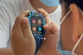 儿童电话手表内置应用暗藏风险图片