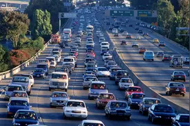 美国高速不设收费站，为何还能盈利？它是如何做到的？图片