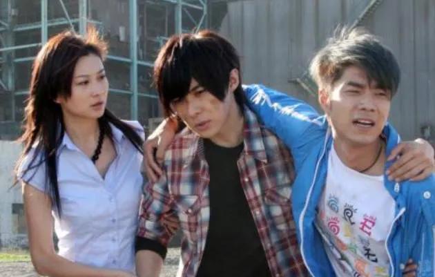 《铠甲勇士》12年后，主演的发展差距有多大？最红的官方都请不动