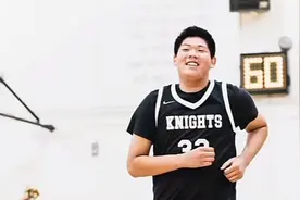 巩晓彬儿子闪耀海外！14岁身高202CM，展现梦幻脚步，成男篮未来图片