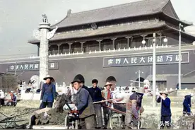 52年前天安门重建，一切都是原规格，为何看着却跟以前不一样？图片