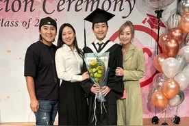 知名明星夫妻出席儿子毕业礼！一家四口颜值高，结婚17年2提离婚图片