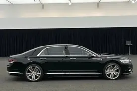 全新大众辉腾，感觉比老款的好看呢，你觉得呢？图片