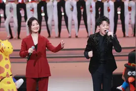 凤凰传奇曾毅：我和玲花只是搭档，和老婆结婚11年很恩爱图片