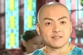 《还珠》萧剑身材发福难辨认,为"香妃"扫墓20余年,娶妻生子很幸福图片