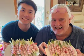 安徽小伙迎娶美国明星女儿，给老丈人做中国美食，全家养出中国胃图片