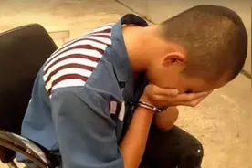 2020年江西16岁少年遭7人群殴，反手捅死一人，母亲为其无罪辩护图片