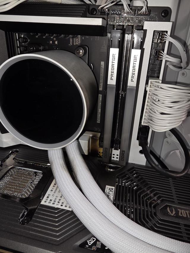 玩《战地风云6》游戏时RTX 5090显卡突发起火：PCB烧熔严重