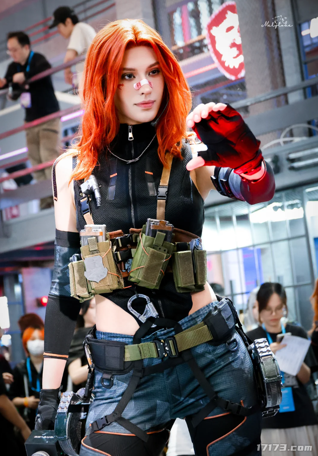 腾讯14款游戏BW抢人，却被韩援Coser抢风头，三天暴涨百万粉