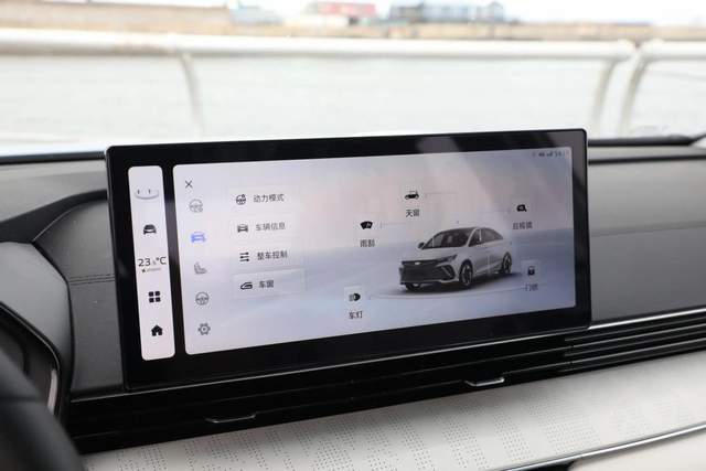 10万级家轿新标杆，6秒多破百+100km纯电续航，品质可靠还优惠2万