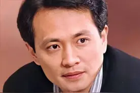 丁志诚：扶持残疾姐姐半生，每年帮傅彪扫墓，59岁孤身一人图片