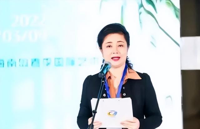 海南电台“女贪官”谷晓晶，真不是一般“好色”，给男下属递房卡