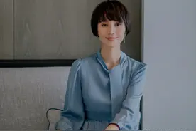 看了45岁的袁泉，才明白：“松弛感”才是女人高级、优雅的关键图片