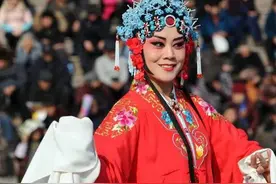 民间故事：看戏图片