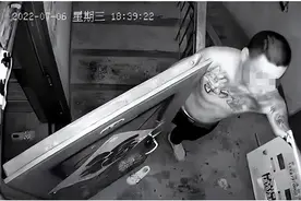 “雨衣男”拖拽母女视频疯传，真相曝光：这几种对象，千万要小心了图片