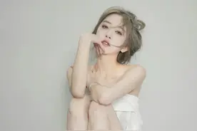 最美校花卓仕琳，与富二代男友离婚引争议，卷土重来逆袭千万网红图片