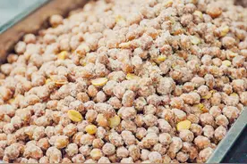 饭店不外传的糖霜花生技巧，做法简单挂满“霜”，又甜又脆超好吃图片