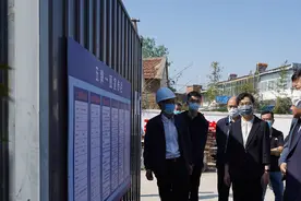 张令华就黄河流域生态治理突出问题整治、防洪排涝 工程进展情况现场办公图片