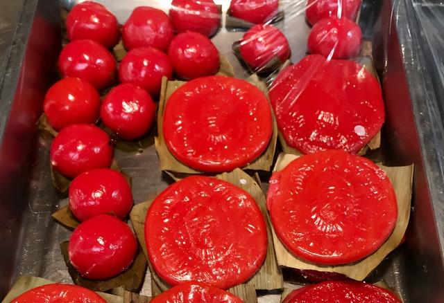 红龟粿是闽南地区的传统美食,在大年初九的时候家家户户都会做红龟粿