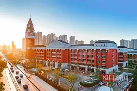 武汉经开外校迎来首批国际部新生图片