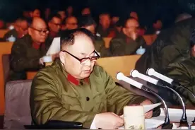 陈锡联到北京出差，想见总政治部李主任一面，李德生为何生气了？图片