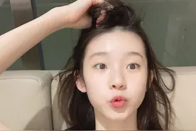 张艺凡的业务能力被大家嘲笑，但她的直角肩和素颜我真嘲不了图片