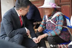 丽江法院：司法为民有温情 春风化雨解忧愁图片