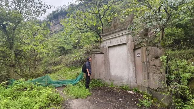 綦江永新石灰沟古道，至今保持原始风貌，太平桥背后故事悲壮感人