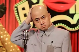 京城“酒蒙子”方清平有多爱酒？为方便喝酒，直接住在小吃街图片