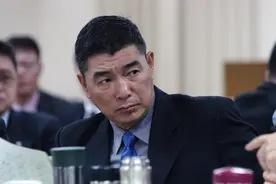 台海局势更紧张，台军“参谋总长”延任一年，蔡英文打什么算盘？图片