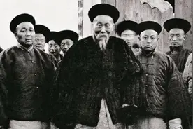 1896年李鸿章访美，看到摩天大厦后感慨：这在清朝建出来站不稳图片
