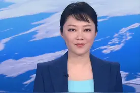 央视著名美女主播紫凝：贷款买车，43岁仍未婚，风光背后有眼泪图片