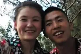女友成植物人，他借20万治疗，半年后女孩苏醒：他拿擀面杖打的图片