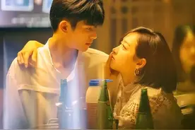 和00后弟弟谈恋爱，哪方面最舒服？过来人的回答很有趣图片