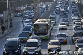 新规明确超速20％内不扣分，限速120的高速开到140算不算违章？图片