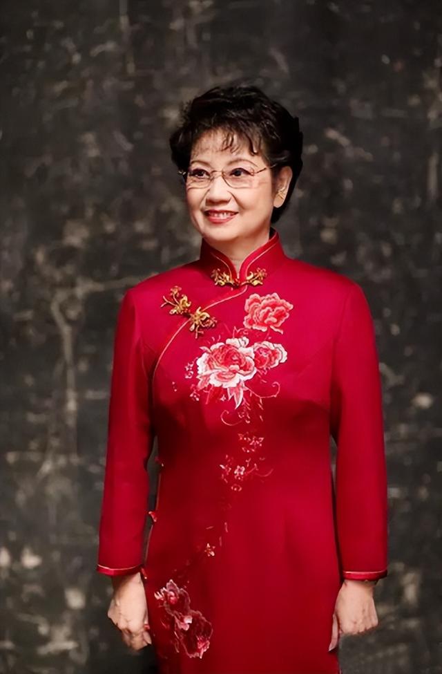 “京剧女神”李维康：曾看不起病，女儿北大毕业，她对家人有愧疚