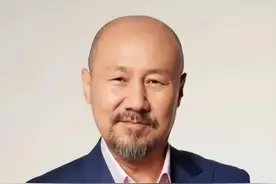 哈斯高娃和腾格尔离婚27年了，两人如今的生活相差太大图片