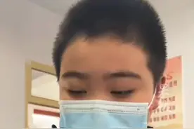 当老师突然化妆摘眼镜去学校，男同学看懵了…图片