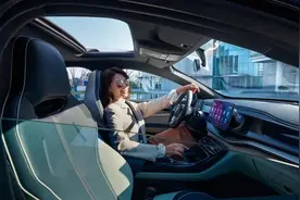 一个人、一辆小轿车，这几条途径能赚钱图片