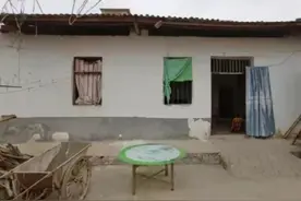 “这辈子不可能打工”周立齐，账号被封烧烤店被砸，今已改头换面图片