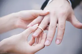 网友故事：从18到28，我与一男人纠缠十年，他终于成了别人的老公图片