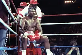 传奇老拳王：如果霍利菲尔德80年代遭遇泰森，他会被KO不起图片