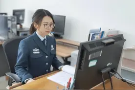 下半年军队文职招人，门槛很低，工作稳定，待遇不输公务员图片